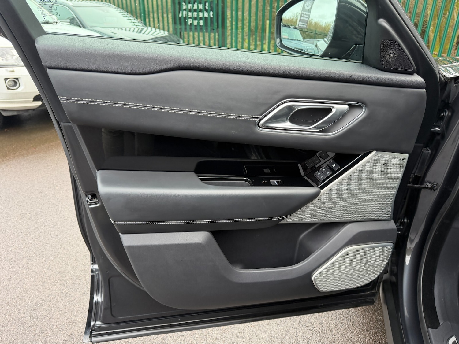 Used Land Rover Range Rover Velar 2018 for sale - 77388906: Photo 16