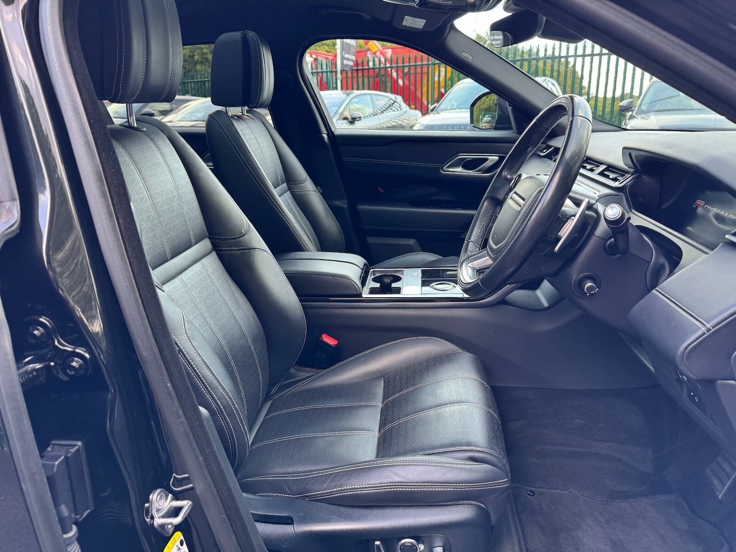 Used Land Rover Range Rover Velar 2017 for sale - 76366611: Photo 11