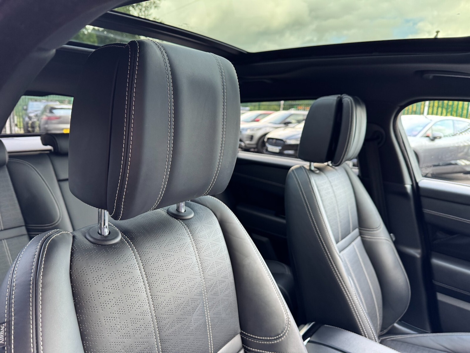 Used Land Rover Range Rover Velar 2017 for sale - 76366611: Photo 12