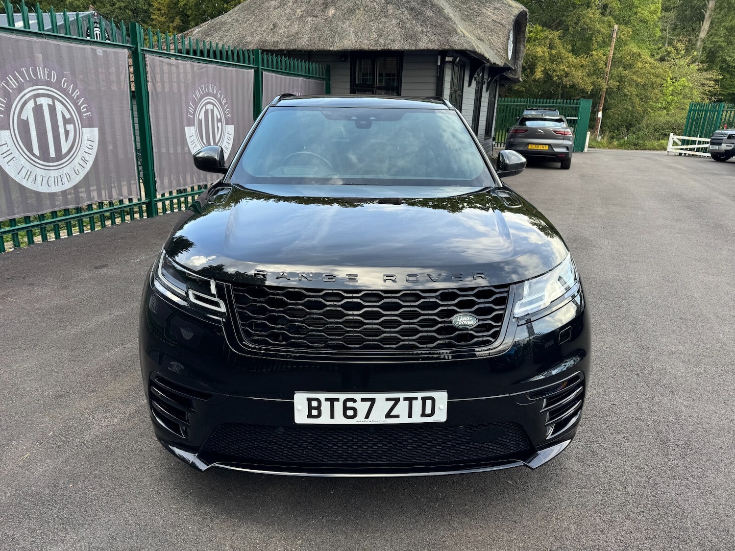 Used Land Rover Range Rover Velar 2017 for sale - 76366611: Photo 2