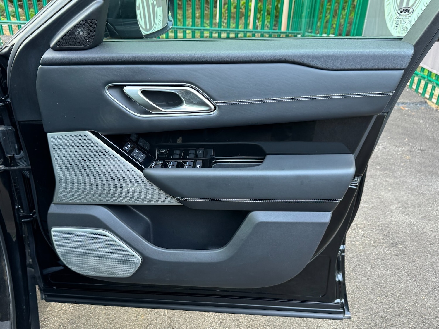 Used Land Rover Range Rover Velar 2017 for sale - 76366611: Photo 27