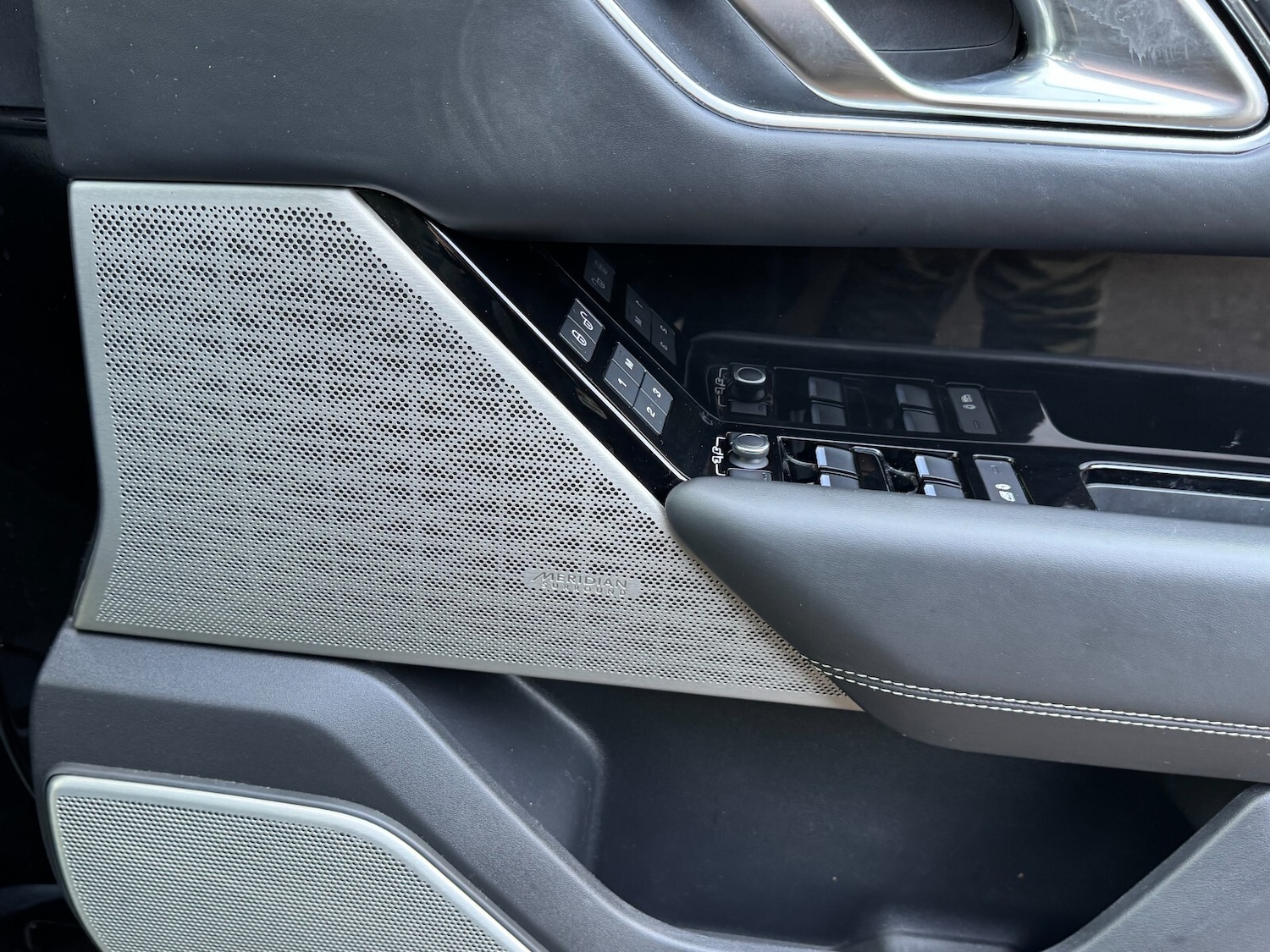 Used Land Rover Range Rover Velar 2017 for sale - 76366611: Photo 28