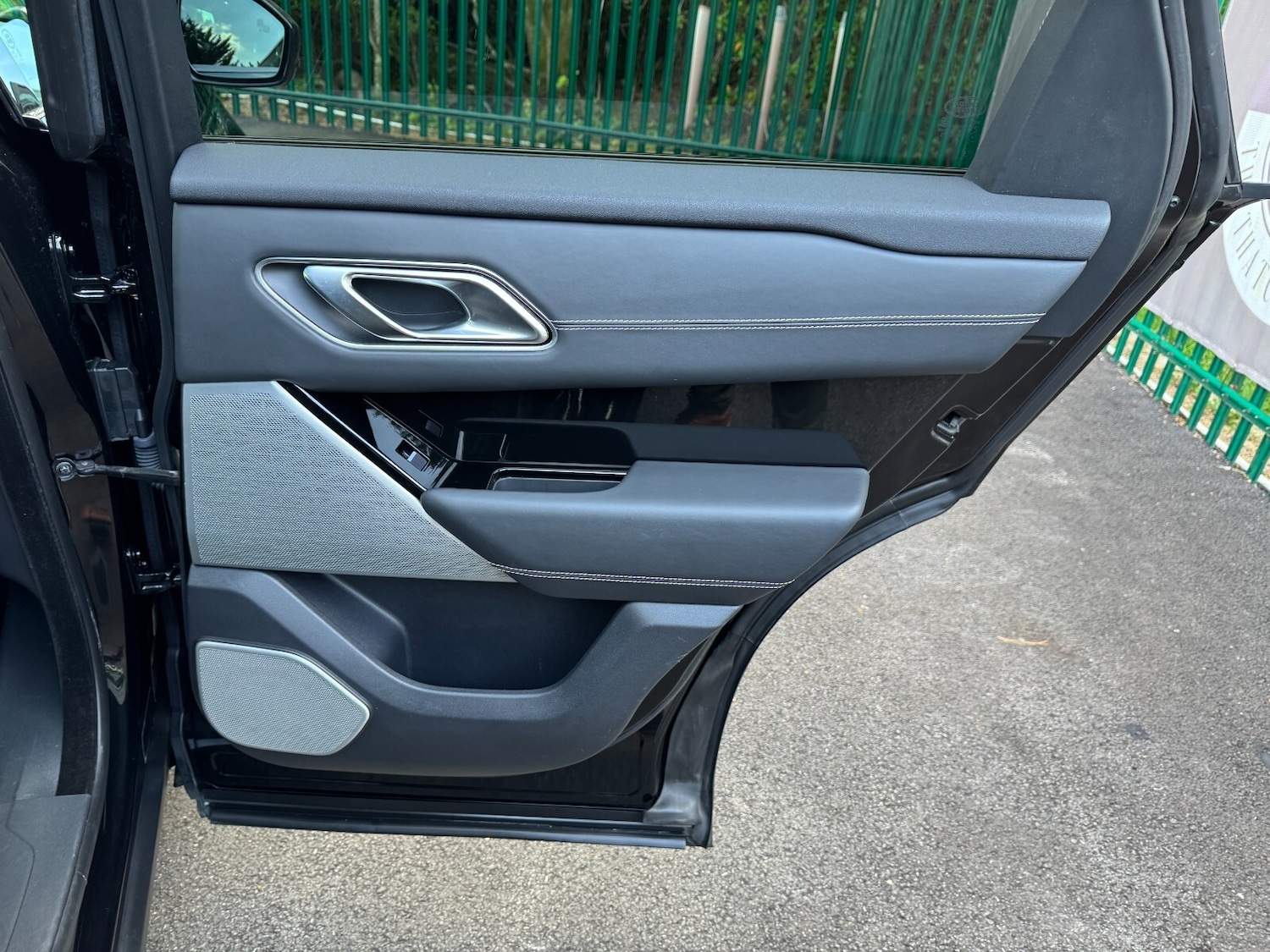 Used Land Rover Range Rover Velar 2017 for sale - 76366611: Photo 36