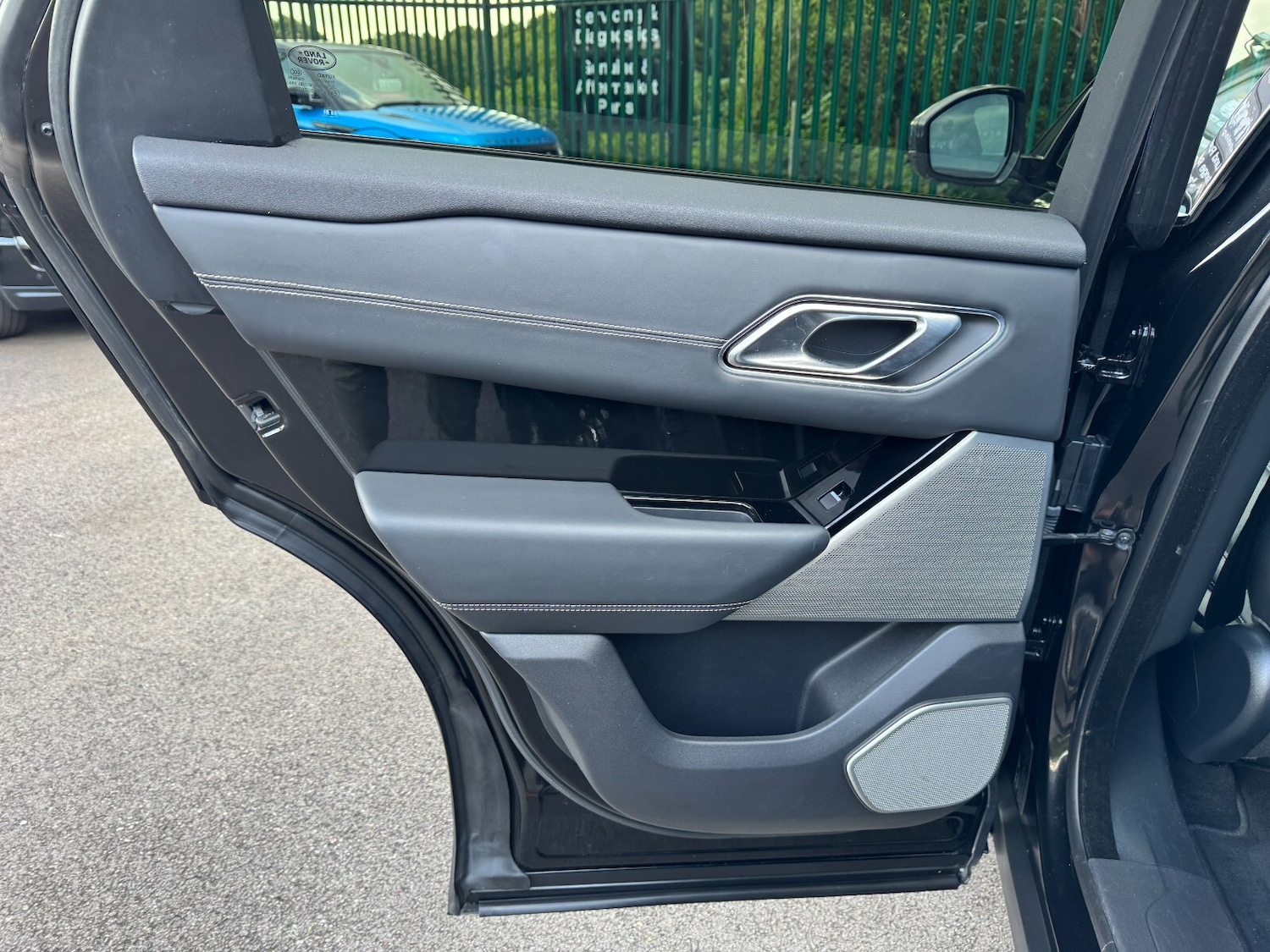 Used Land Rover Range Rover Velar 2017 for sale - 76366611: Photo 46
