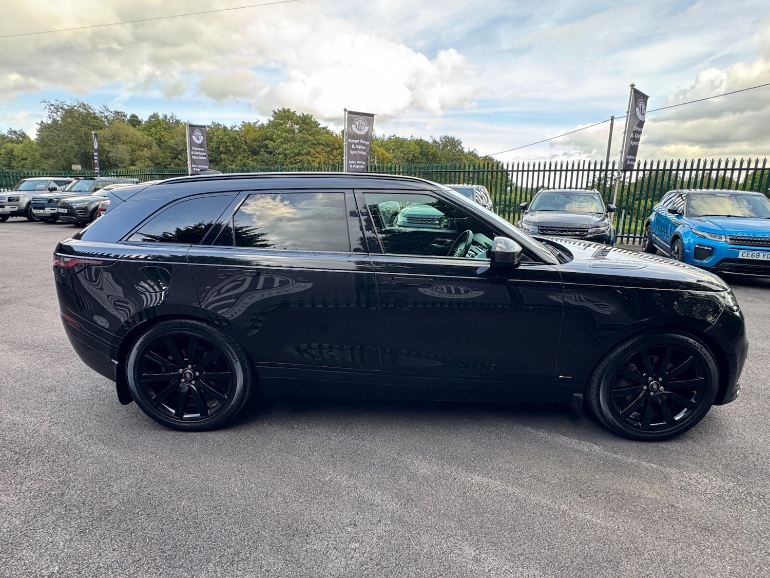 Used Land Rover Range Rover Velar 2017 for sale - 76366611: Photo 8