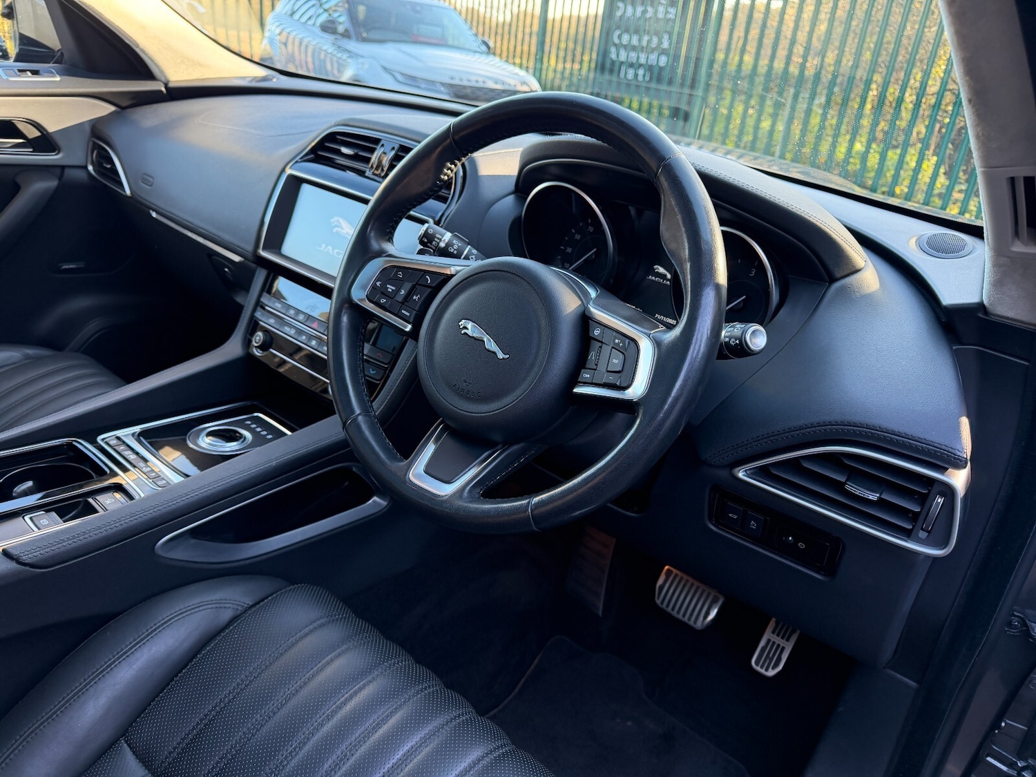 Used Jaguar F-Pace 2018 for sale - 76664513: Photo 10