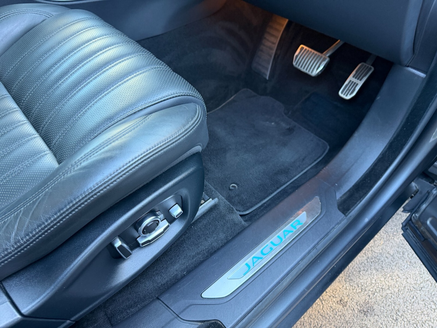 Used Jaguar F-Pace 2018 for sale - 76664513: Photo 13