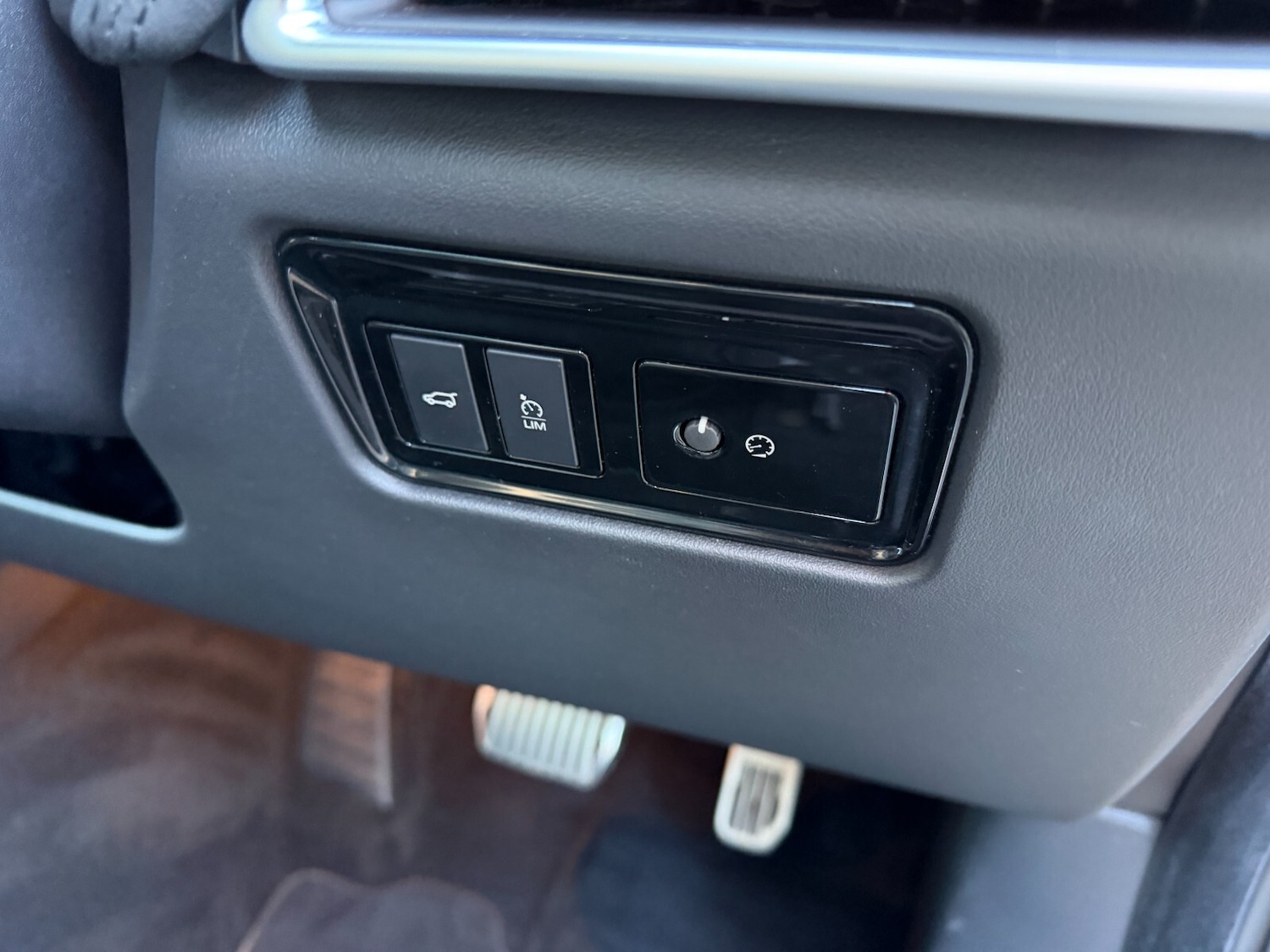 Used Jaguar F-Pace 2018 for sale - 76664513: Photo 14