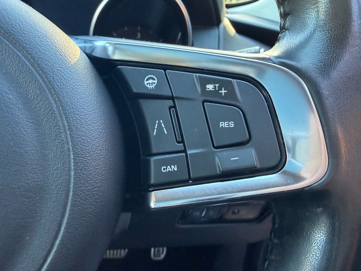 Used Jaguar F-Pace 2018 for sale - 76664513: Photo 16