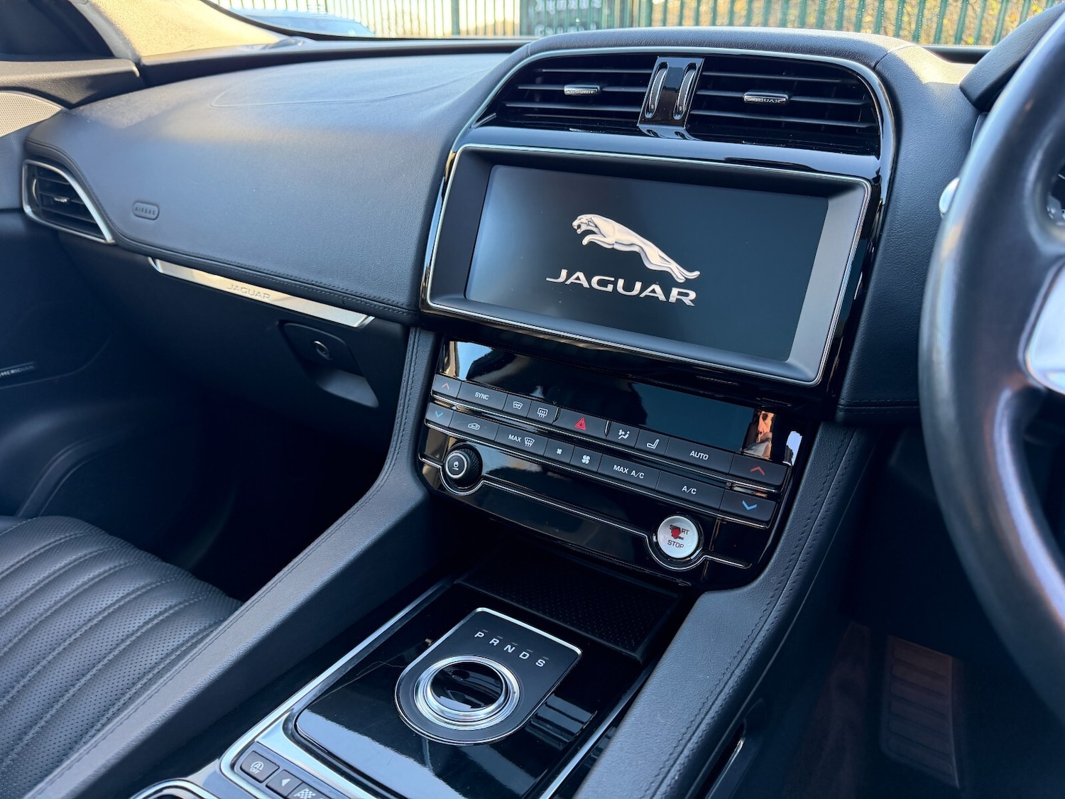 Used Jaguar F-Pace 2018 for sale - 76664513: Photo 18