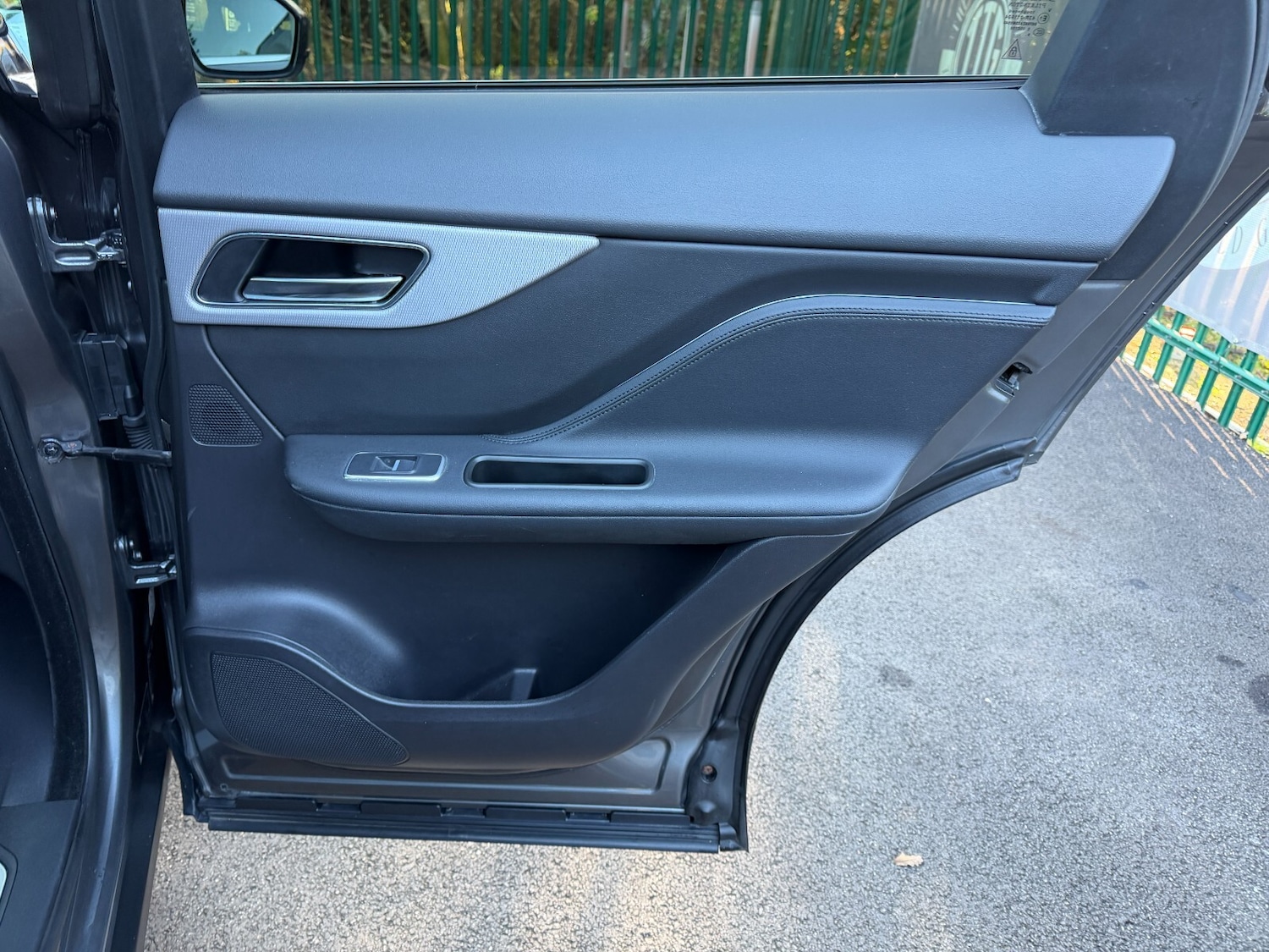 Used Jaguar F-Pace 2018 for sale - 76664513: Photo 32