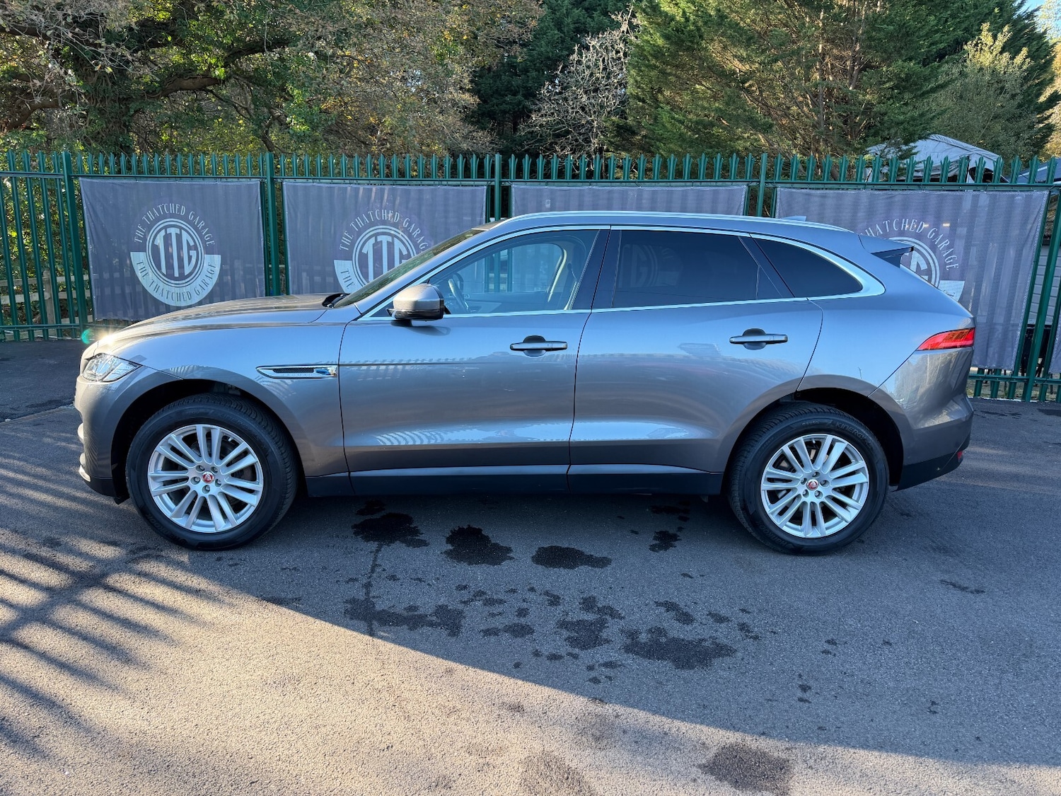 Used Jaguar F-Pace 2018 for sale - 76664513: Photo 4