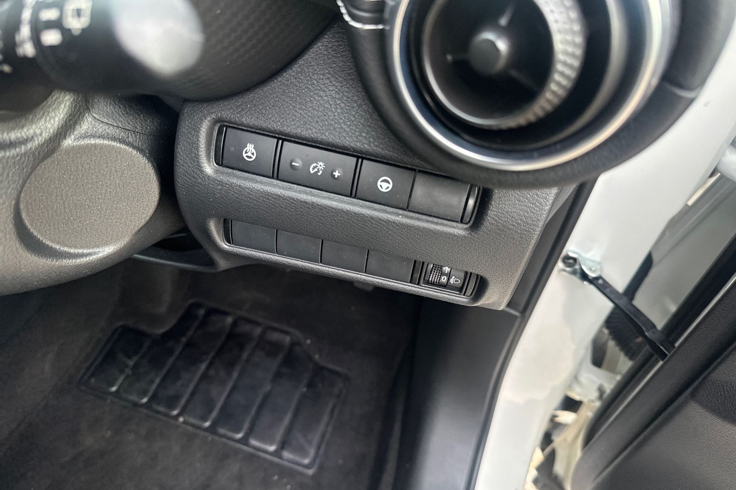 Used Nissan Juke 2024 for sale - 76033667: Photo 35