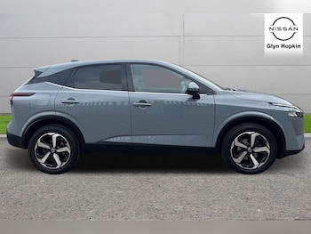 Used Nissan Qashqai 2022 for sale - 76104249: Photo 2
