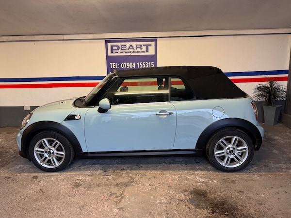 Used MINI Convertible 2011 for sale - 73201063: Photo 11