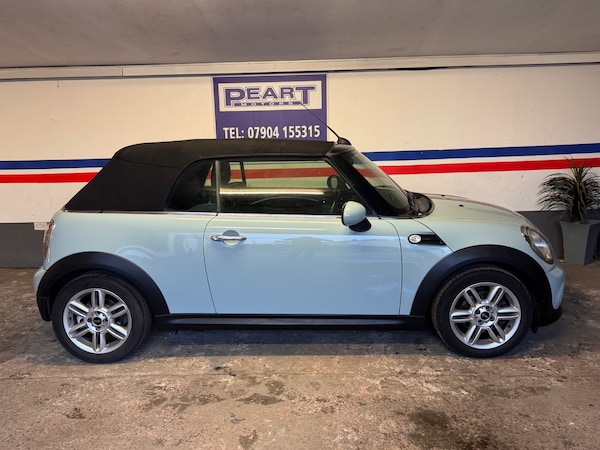Used MINI Convertible 2011 for sale - 73201063: Photo 21