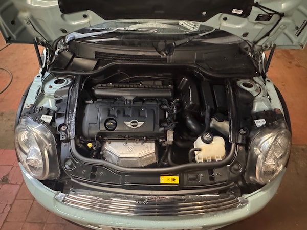 Used MINI Convertible 2011 for sale - 73201063: Photo 25