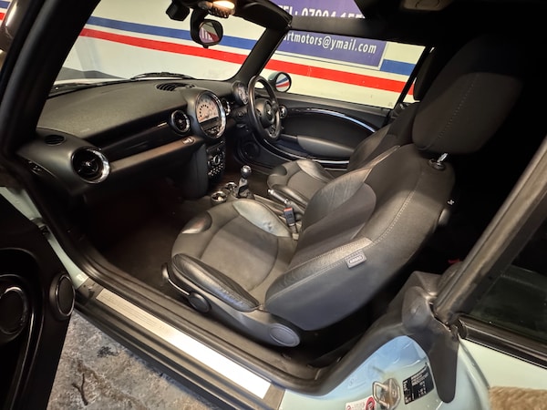 Used MINI Convertible 2011 for sale - 73201063: Photo 7