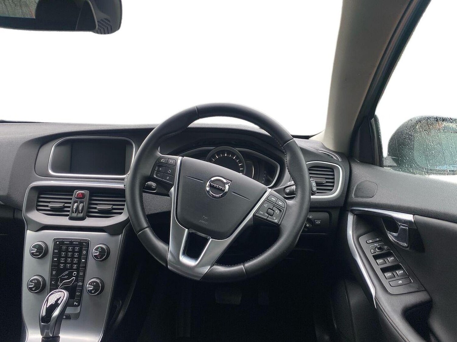 Used Volvo V40 2017 for sale - 78195696: Photo 11