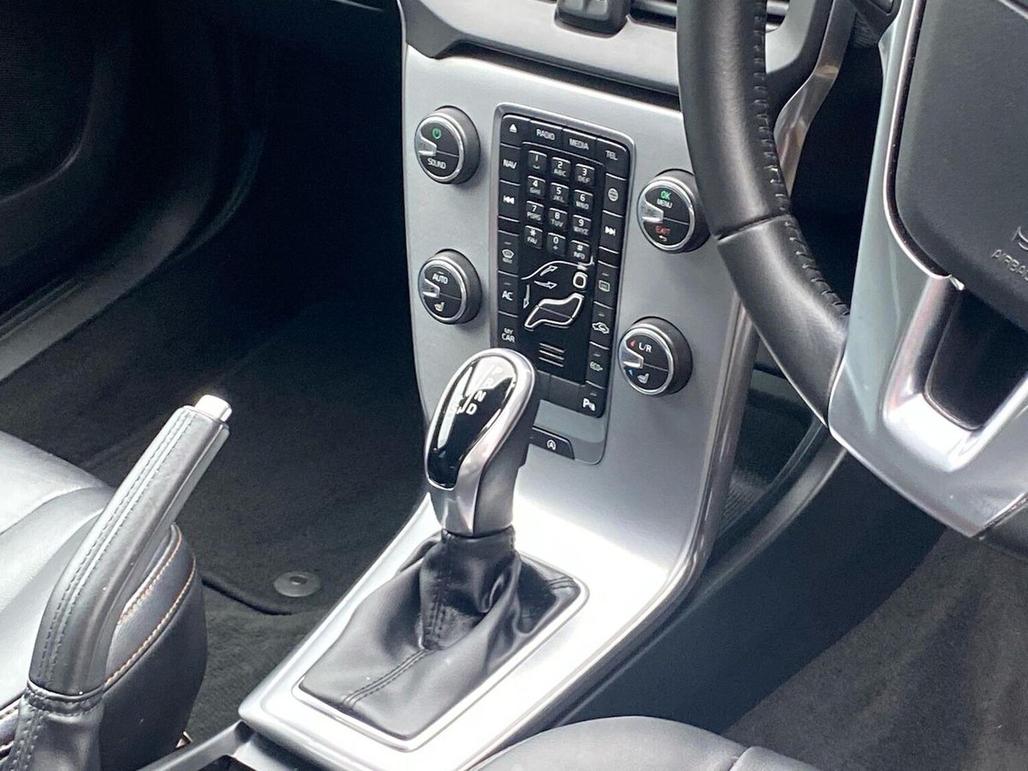 Used Volvo V40 2017 for sale - 78195696: Photo 15