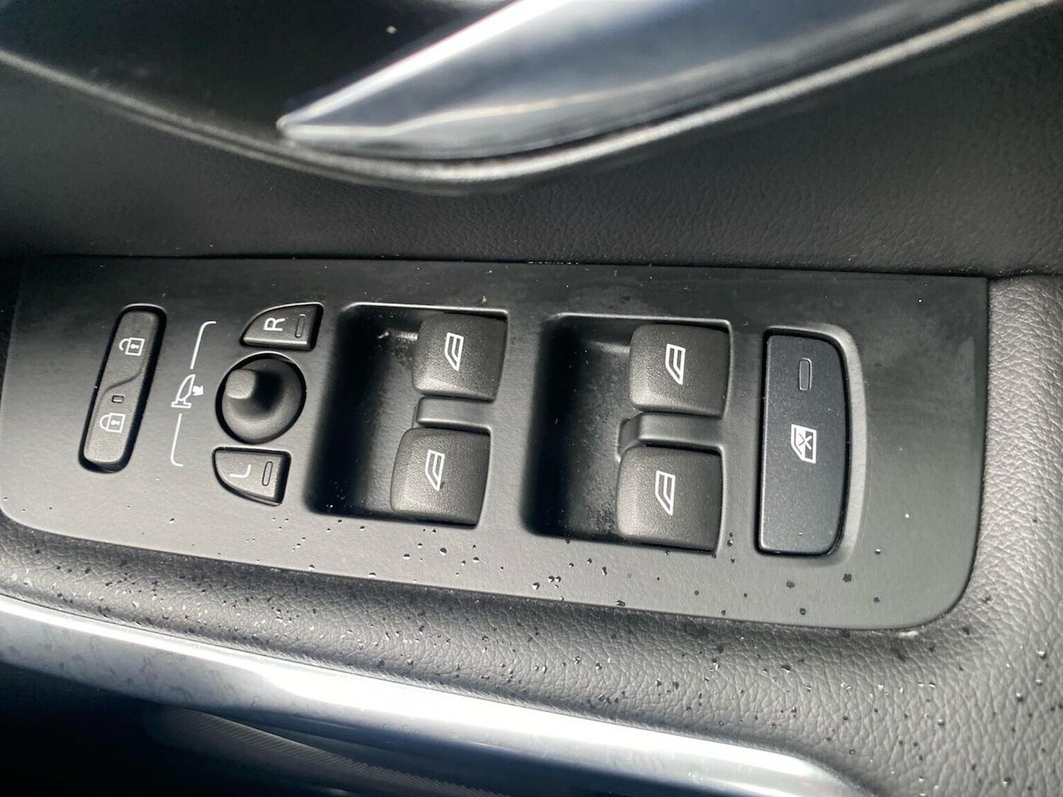 Used Volvo V40 2017 for sale - 78195696: Photo 23