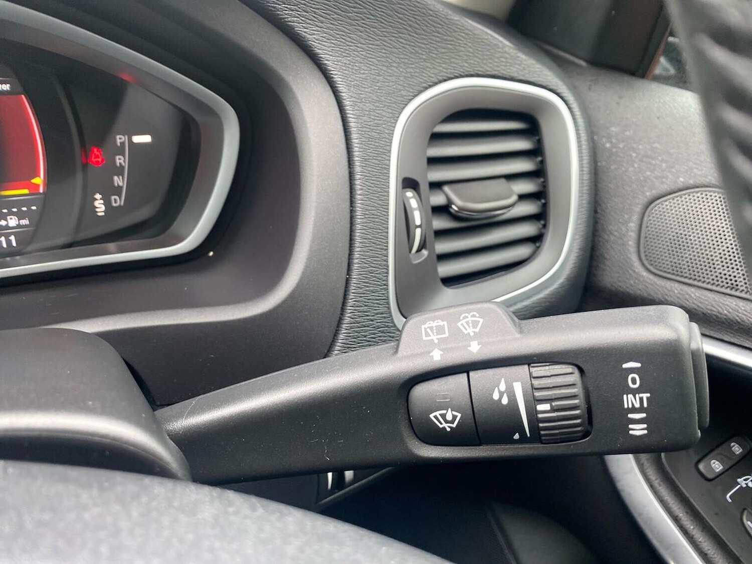 Used Volvo V40 2017 for sale - 78195696: Photo 29