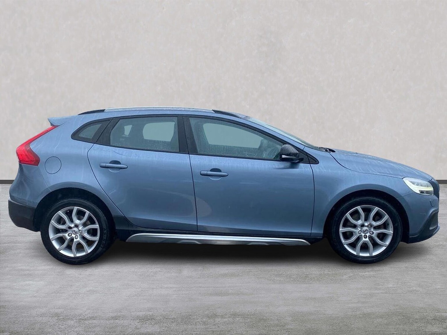 Used Volvo V40 2017 for sale - 78195696: Photo 5