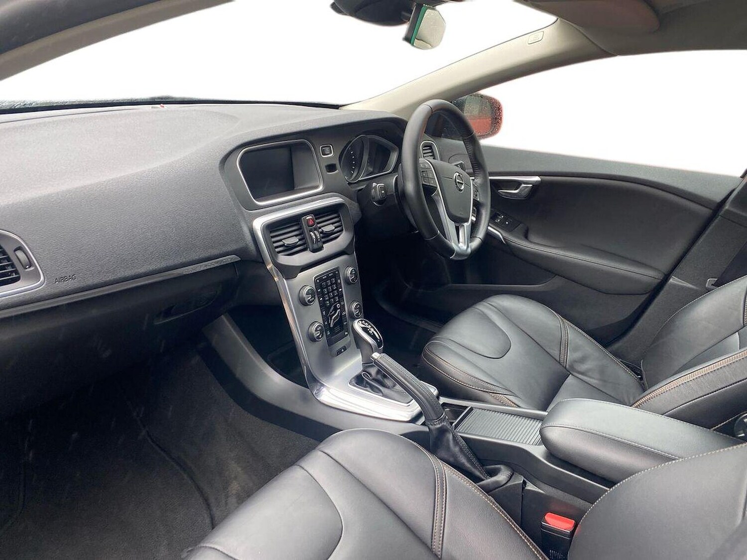 Used Volvo V40 2017 for sale - 78195696: Photo 9