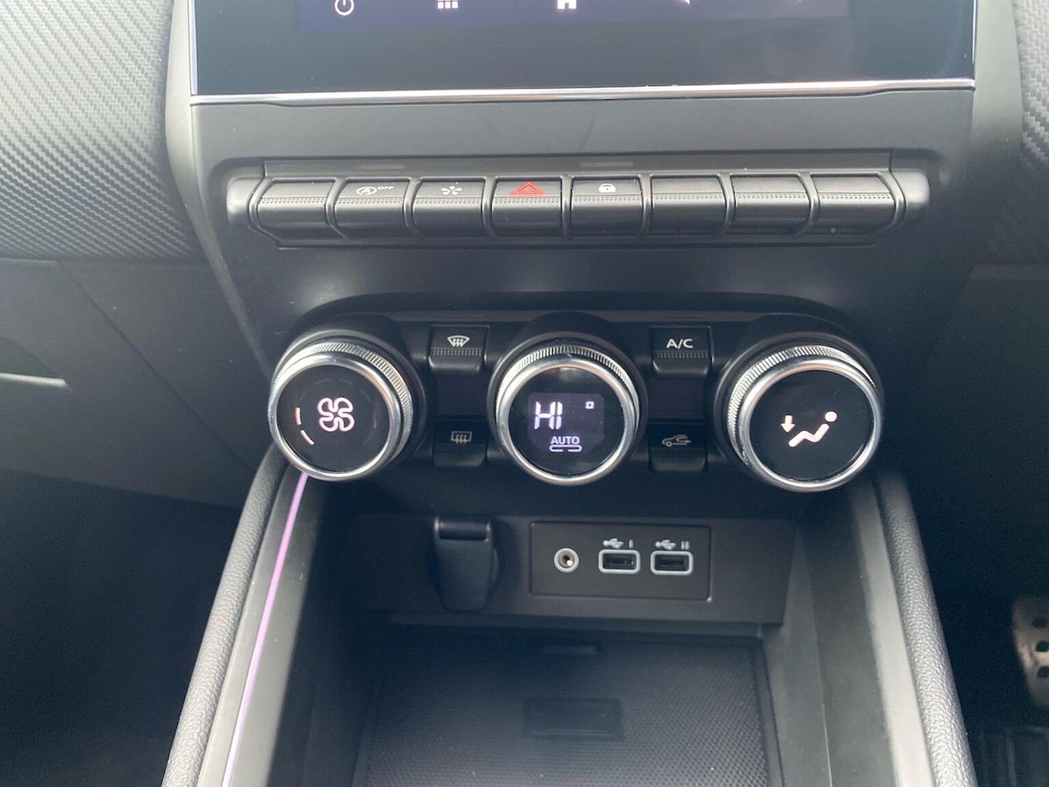 Used Renault Clio 2023 for sale - 76352486: Photo 12