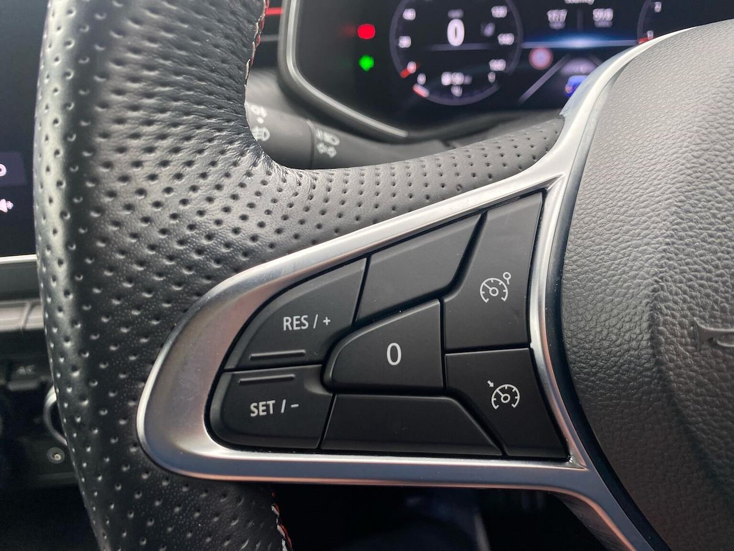 Used Renault Clio 2023 for sale - 76352486: Photo 26