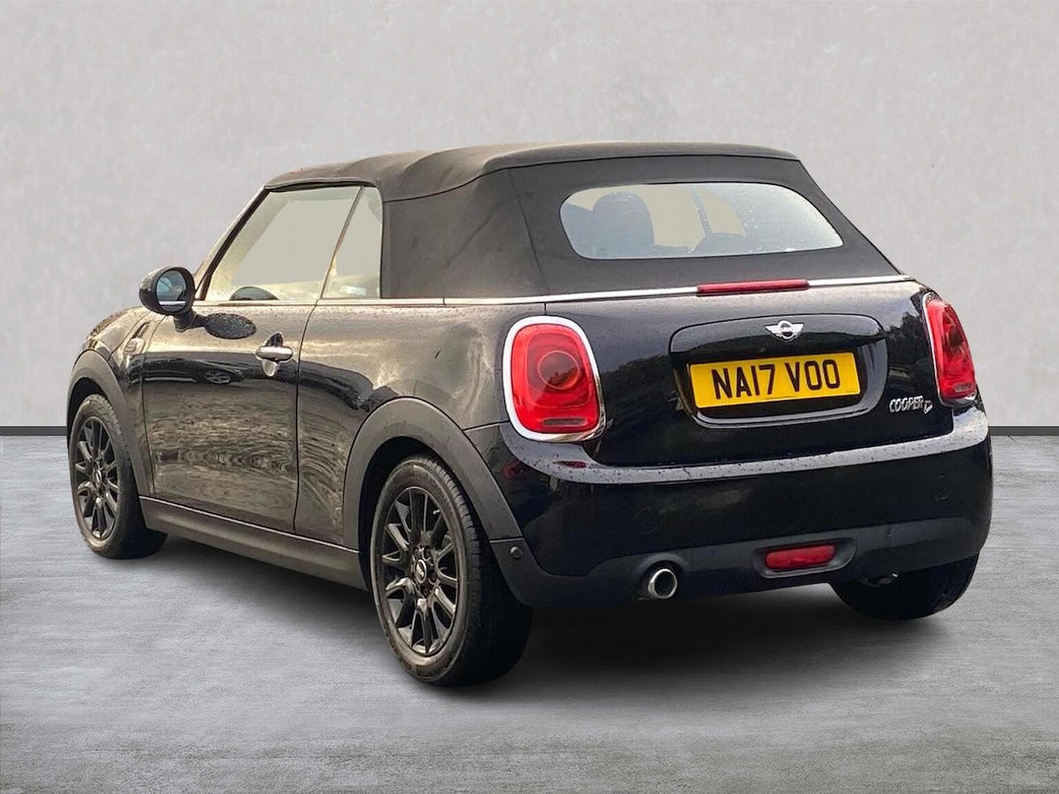 Used MINI Convertible 2017 for sale - 76281140: Photo 2