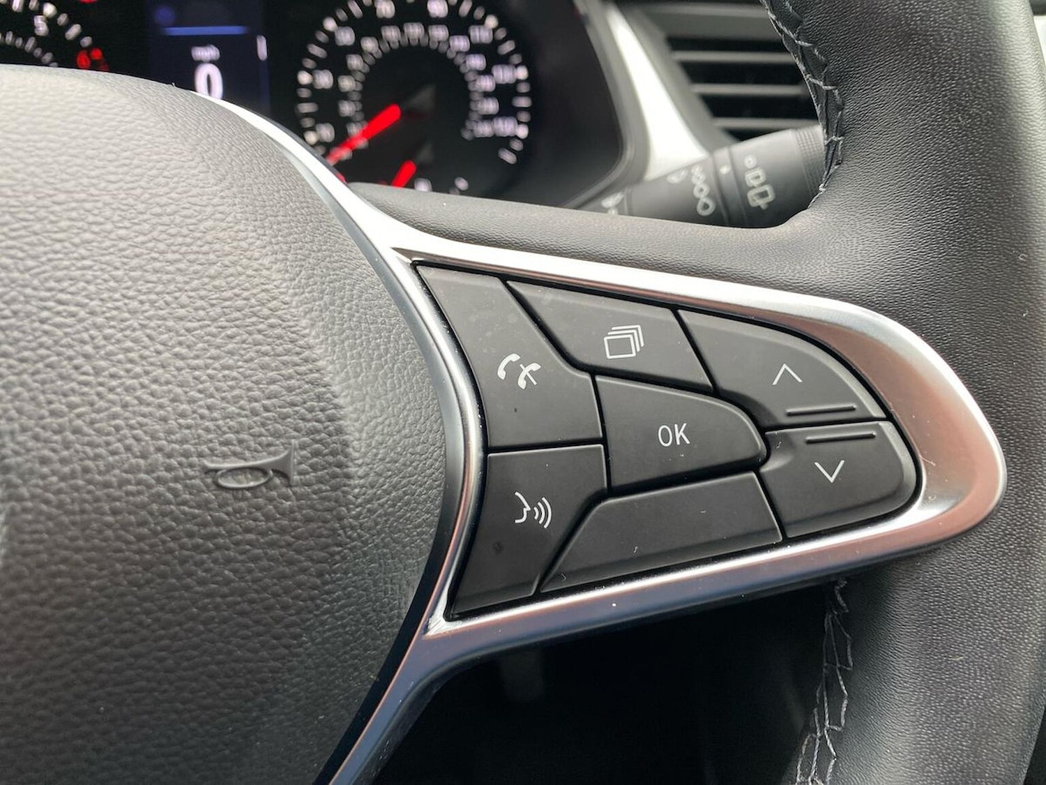 Used Renault Captur 2023 for sale - 76391711: Photo 26