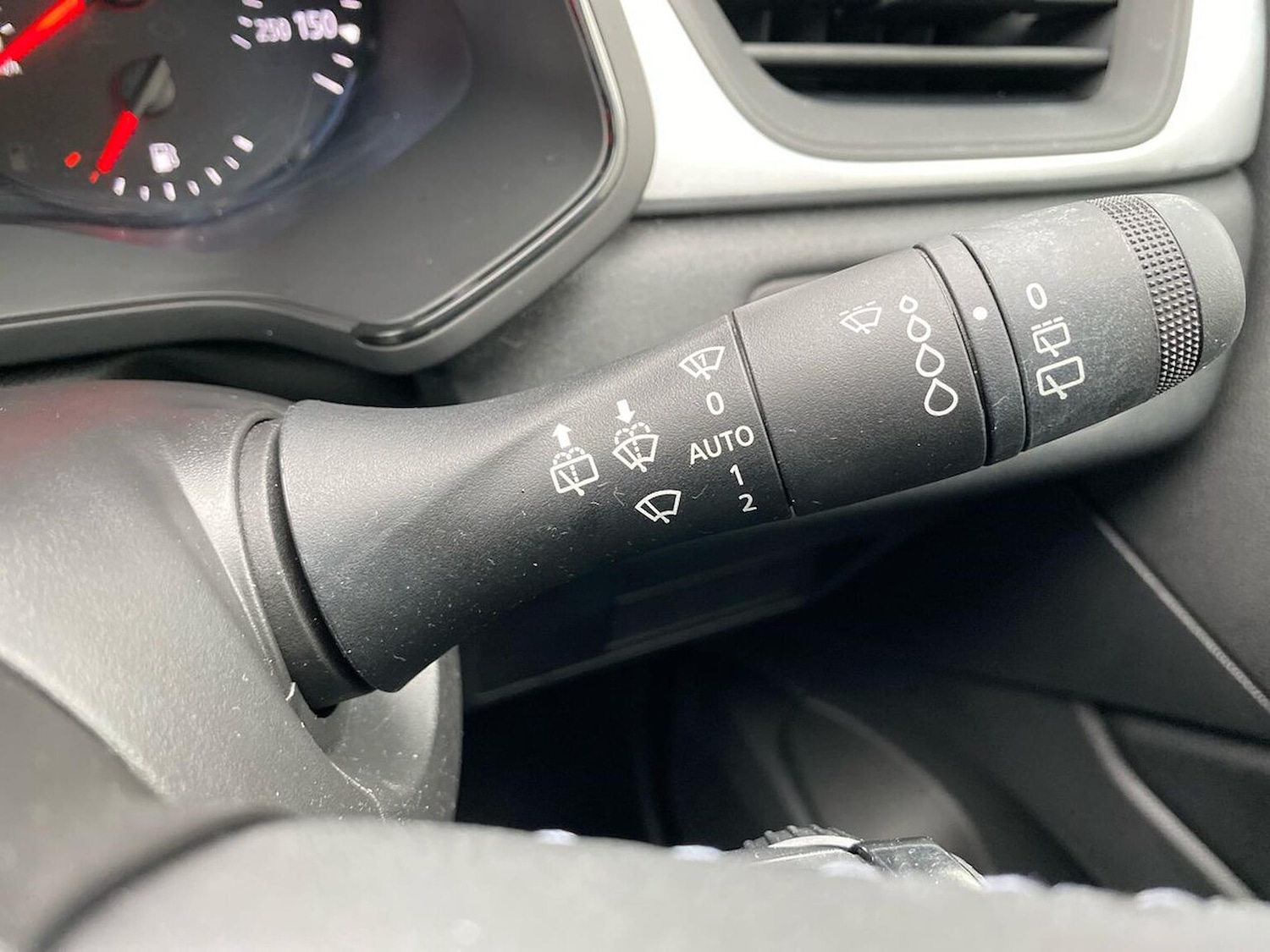 Used Renault Captur 2023 for sale - 76391711: Photo 28