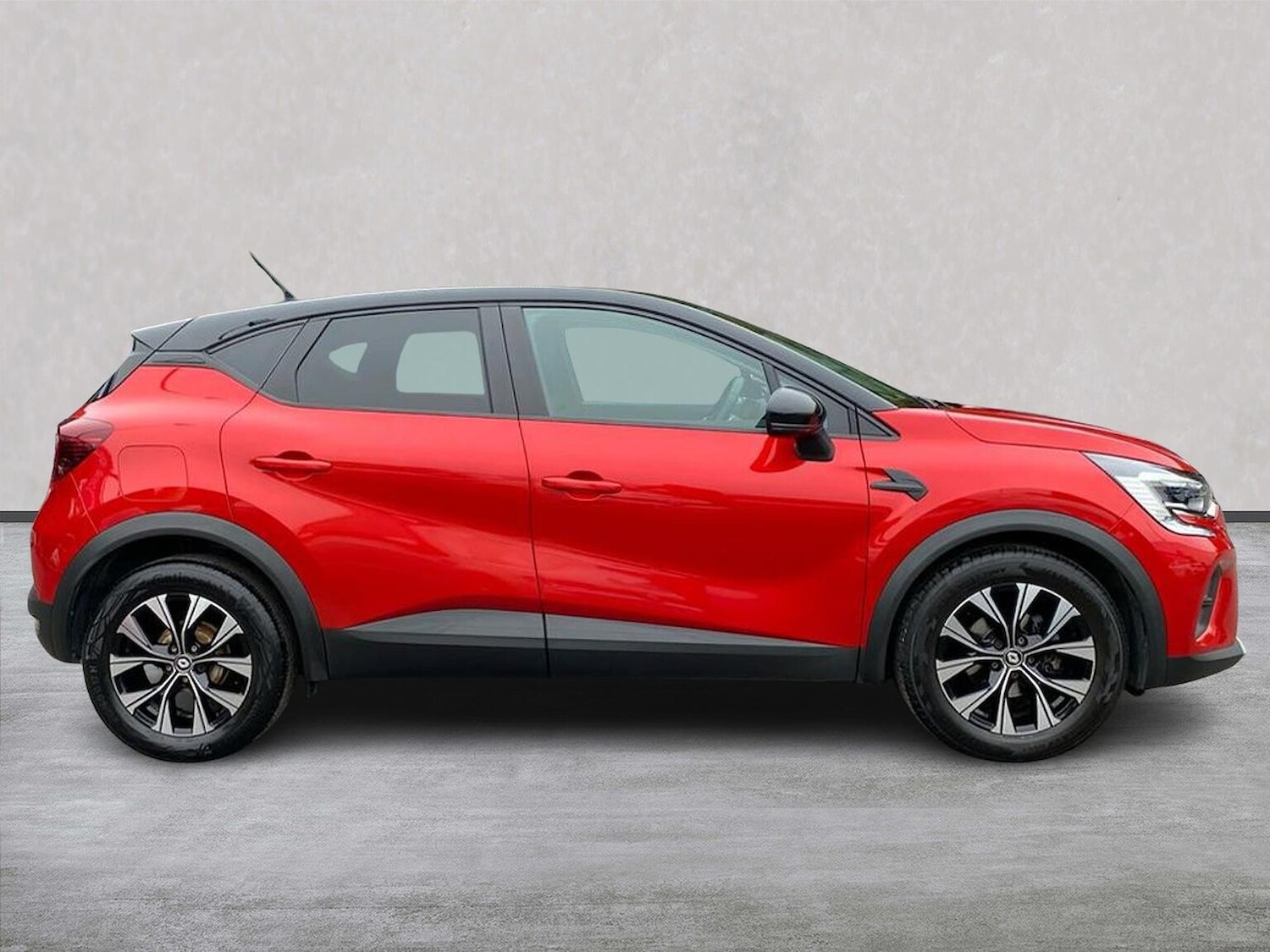 Used Renault Captur 2023 for sale - 76391711: Photo 3