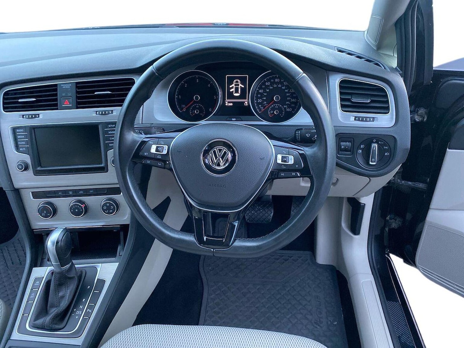 Used Volkswagen Golf 2015 for sale - 76864029: Photo 9