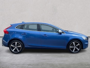 Used Volvo V40 2018 for sale - 78511931: Photo