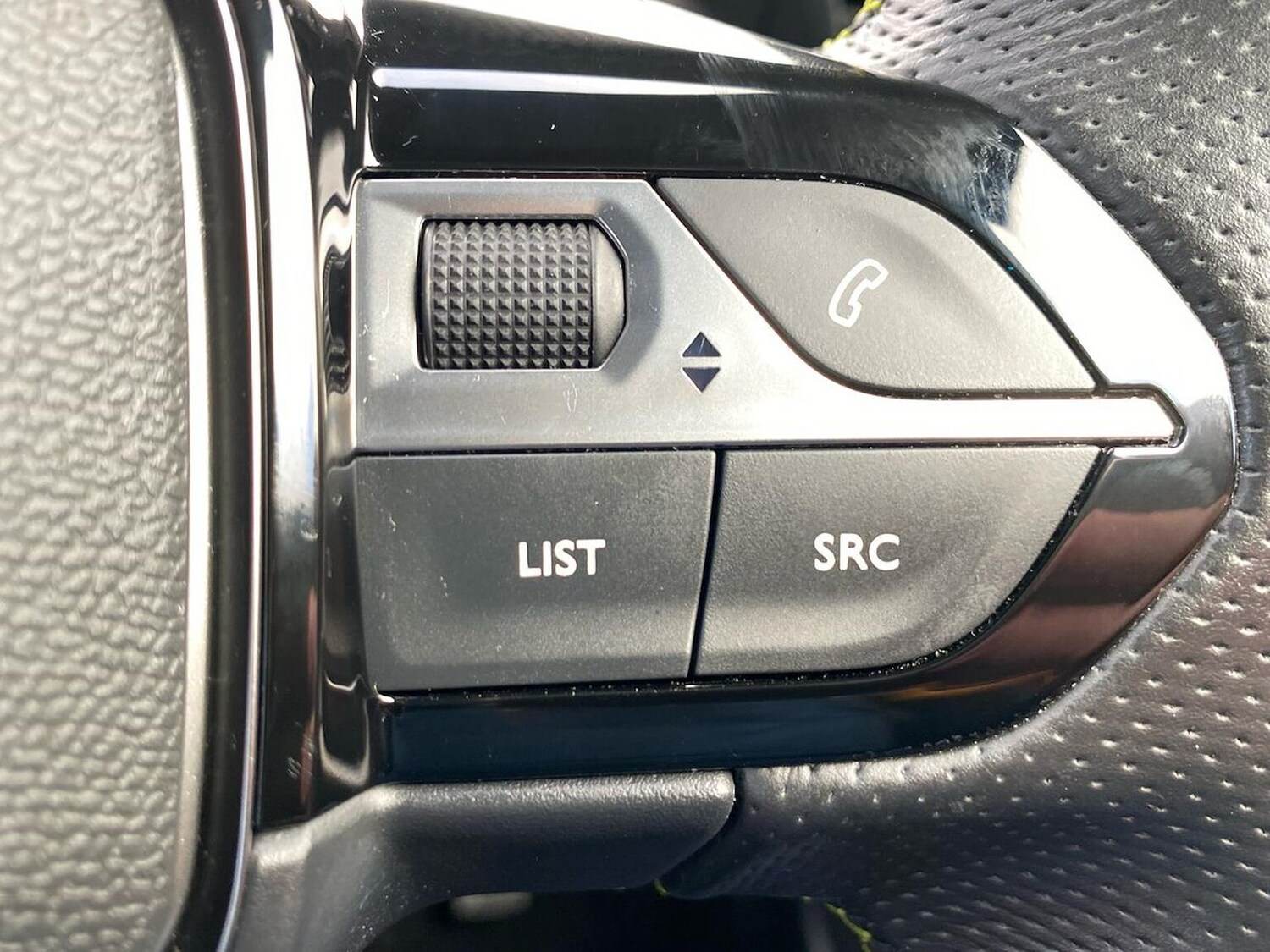 Used Peugeot 2008 2022 for sale - 76510723: Photo 24