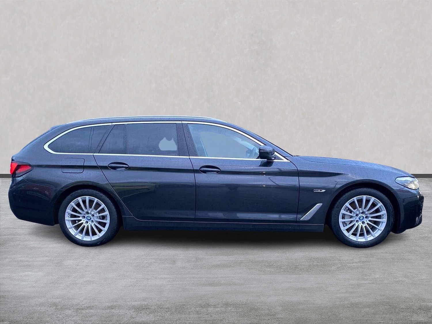 Used BMW 5 Series 2022 for sale - 77707469: Photo 3