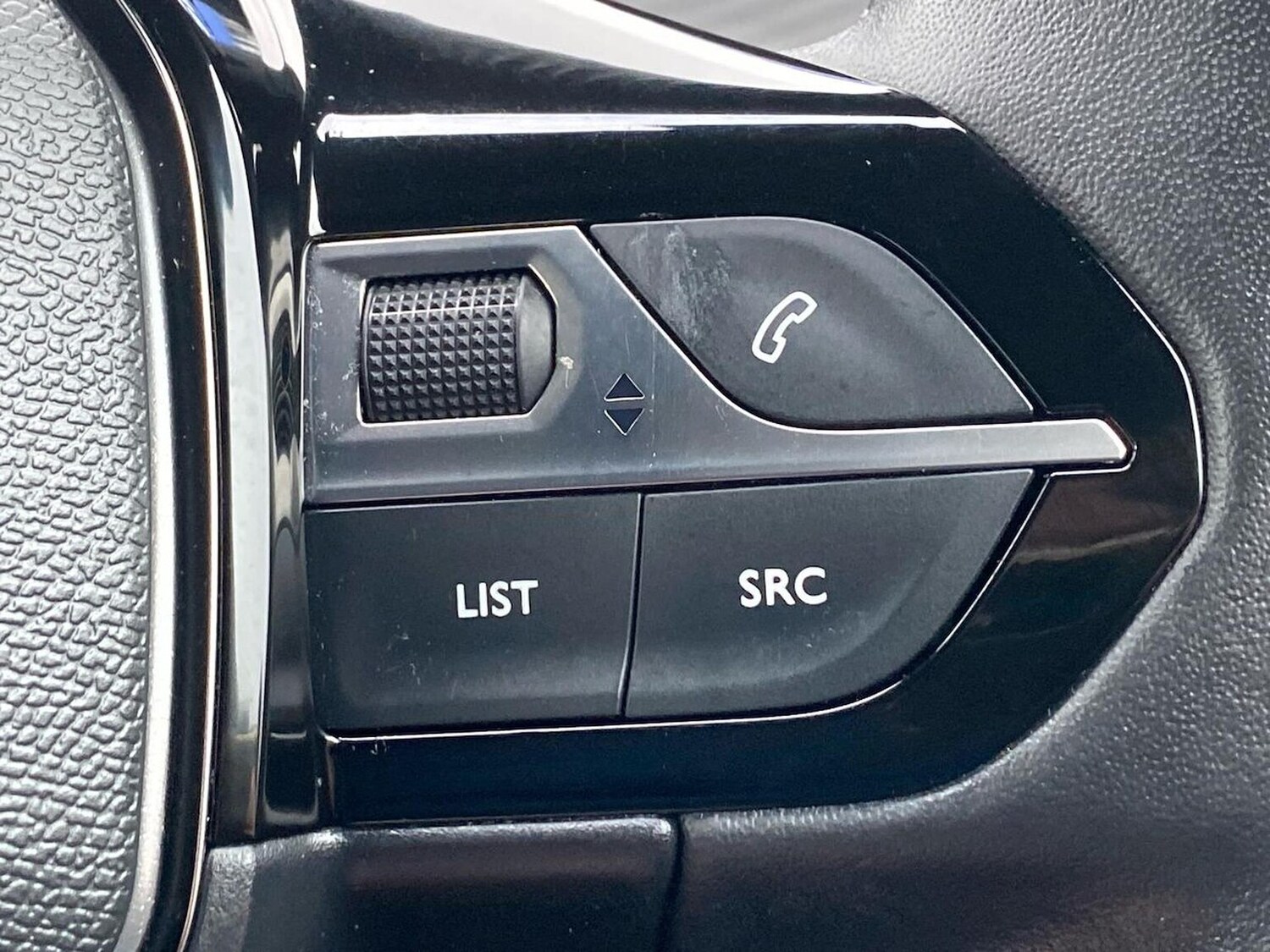 Used Peugeot 2008 2022 for sale - 77629298: Photo 24