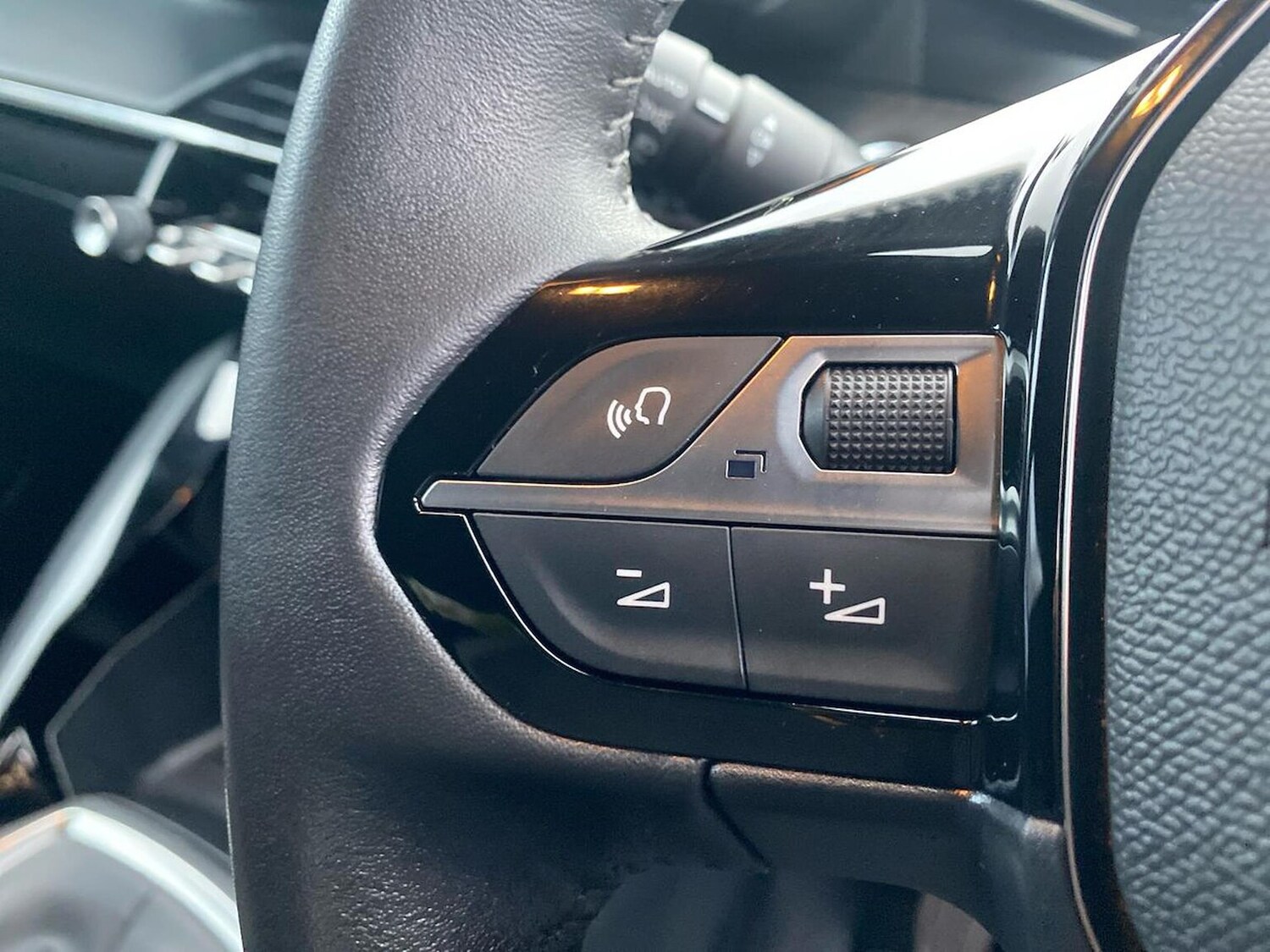 Used Peugeot 2008 2022 for sale - 77629298: Photo 25