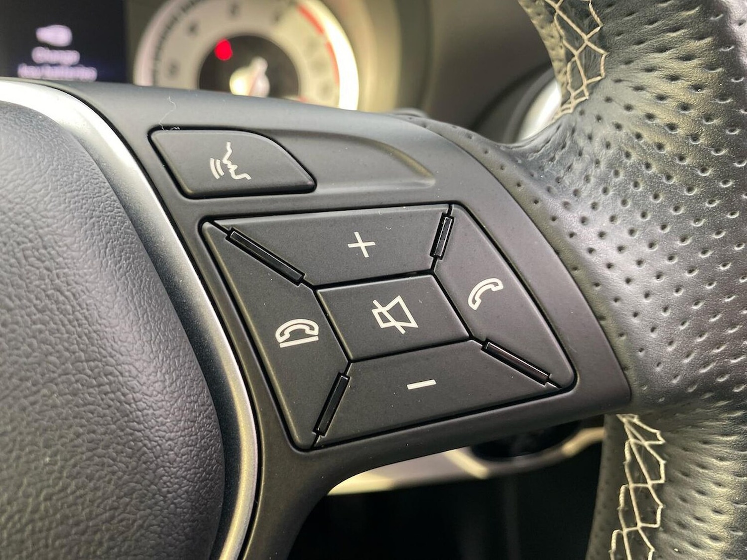 Used Mercedes-Benz A-Class 2015 for sale - 76725837: Photo 24