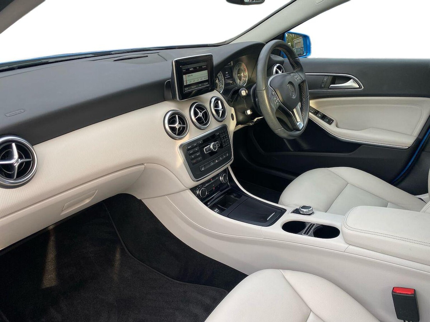 Used Mercedes-Benz A-Class 2015 for sale - 76725837: Photo 7