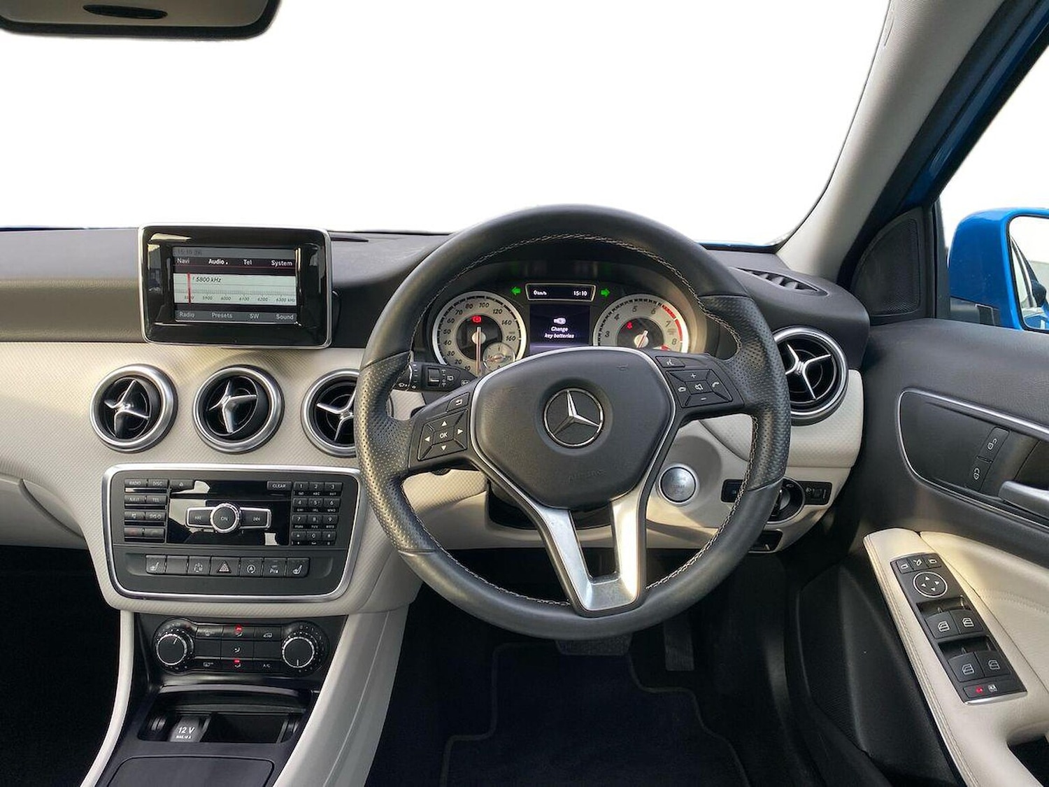 Used Mercedes-Benz A-Class 2015 for sale - 76725837: Photo 9