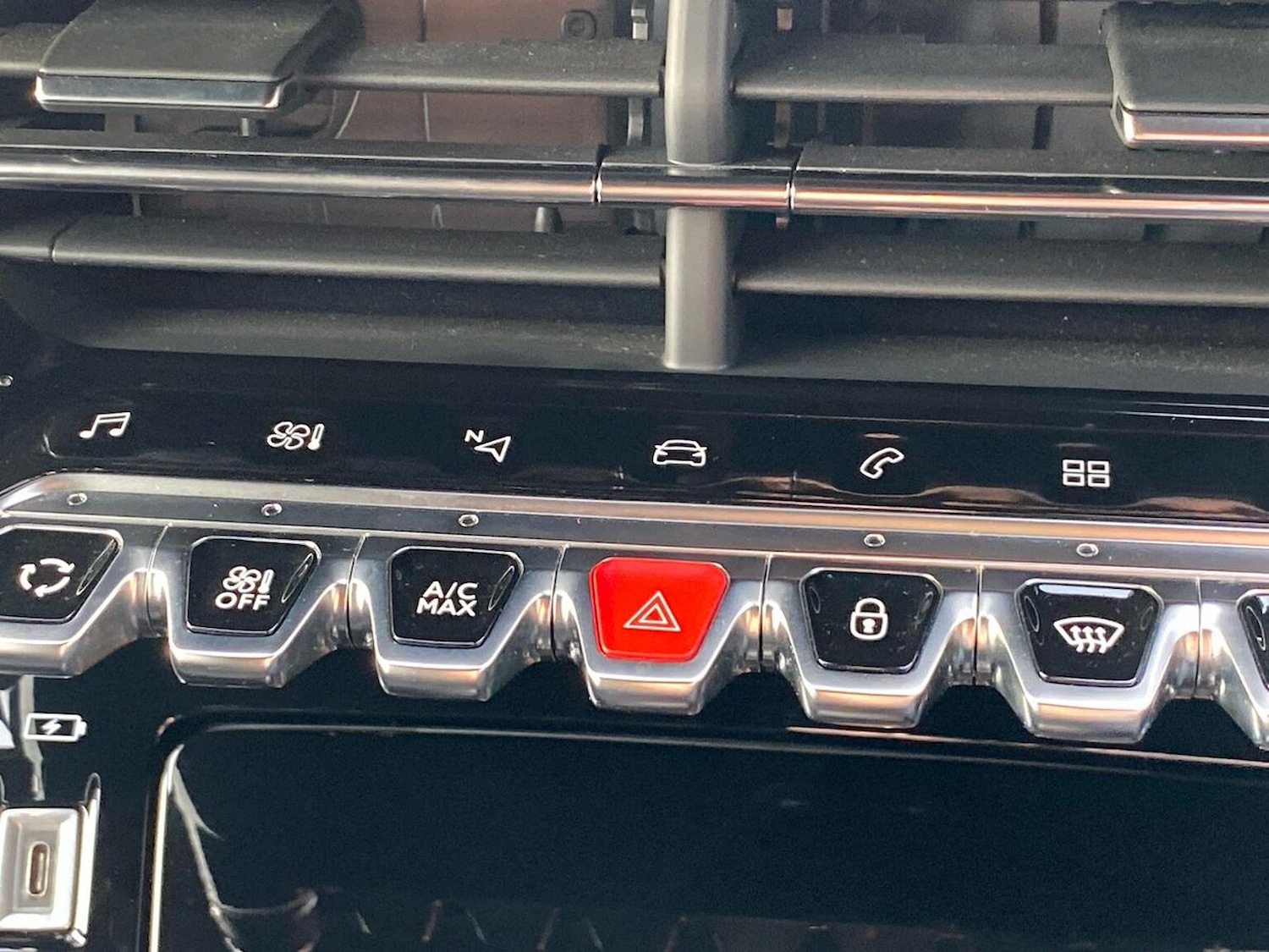 Used Peugeot 2008 2021 for sale - 76799364: Photo 22