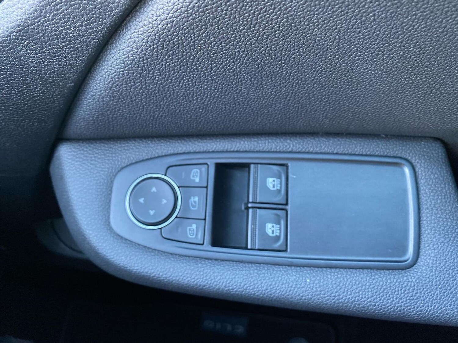 Used Renault Clio 2020 for sale - 76628123: Photo 21