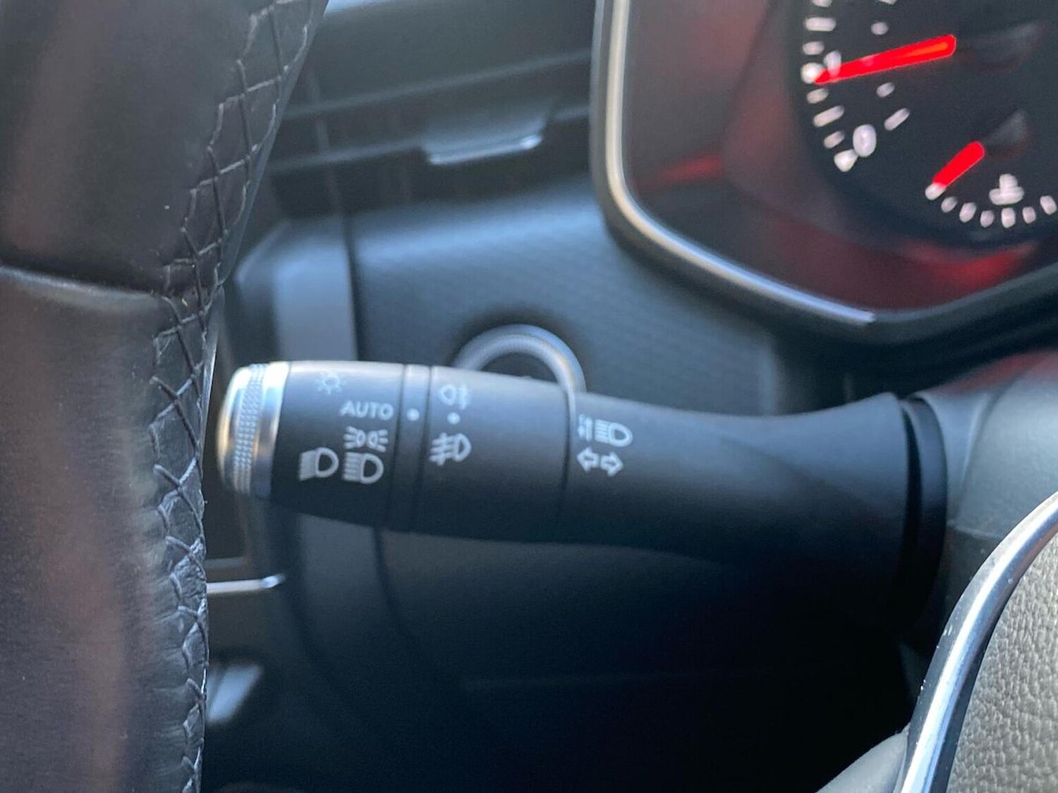 Used Renault Clio 2020 for sale - 76628123: Photo 29