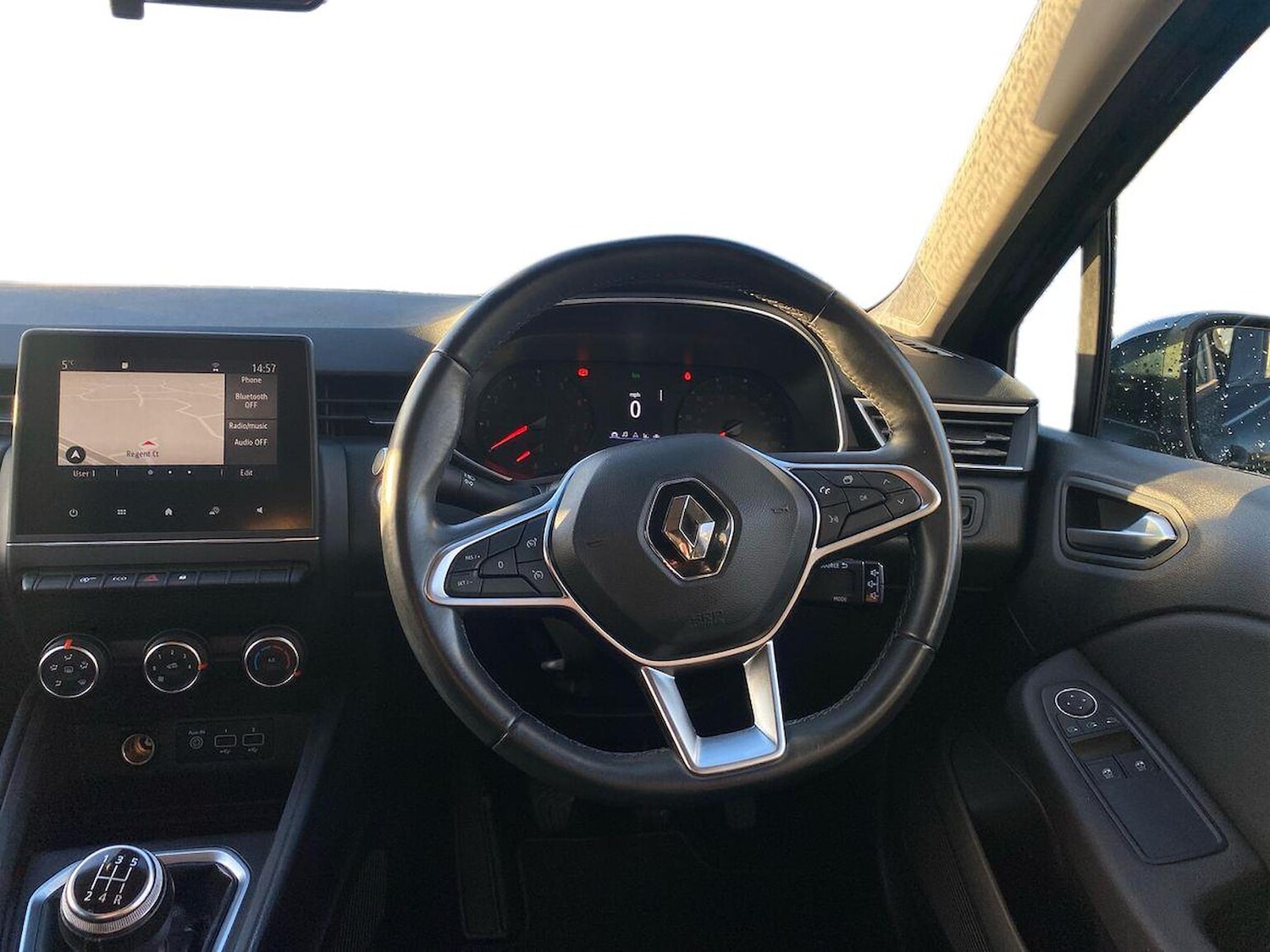 Used Renault Clio 2020 for sale - 76628123: Photo 9