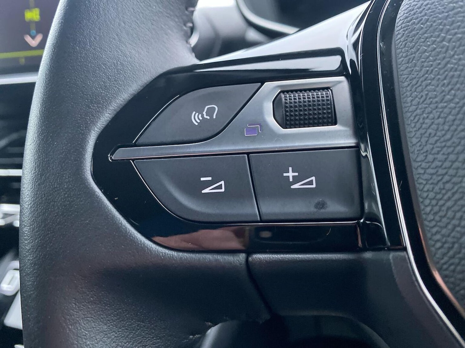 Used Peugeot 2008 2022 for sale - 77676355: Photo 25