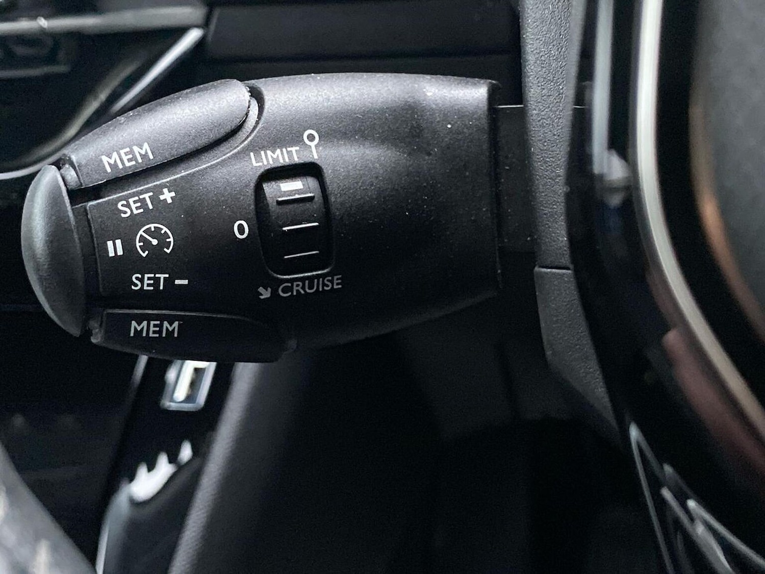 Used Peugeot 2008 2022 for sale - 77676355: Photo 27