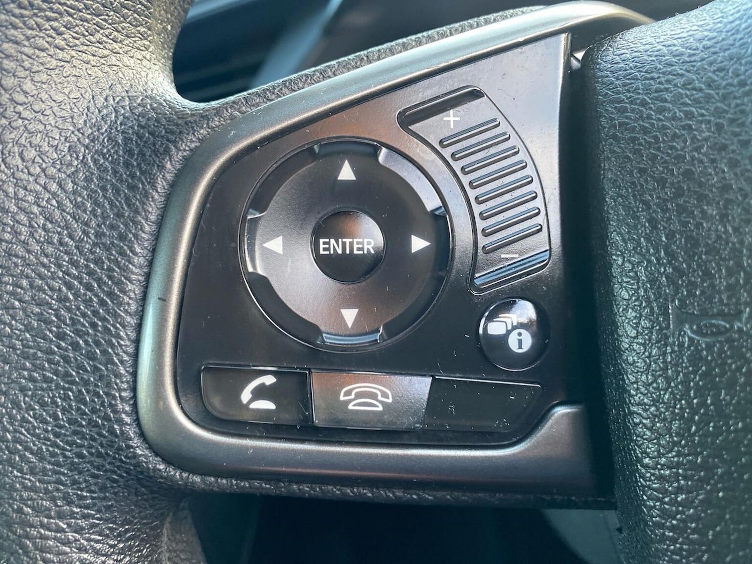 Used Honda Civic 2018 for sale - 76957531: Photo 25